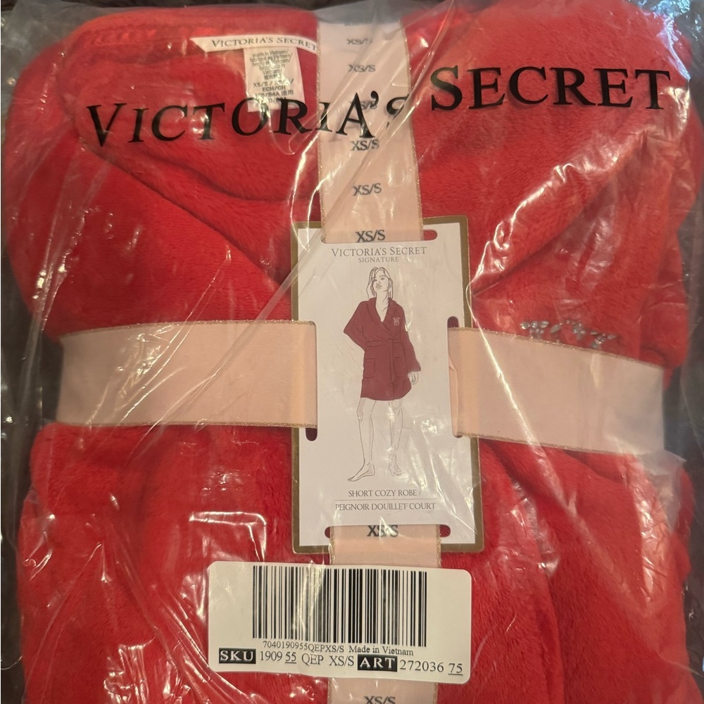 Victoria's Secret Scarlet Plush Robe